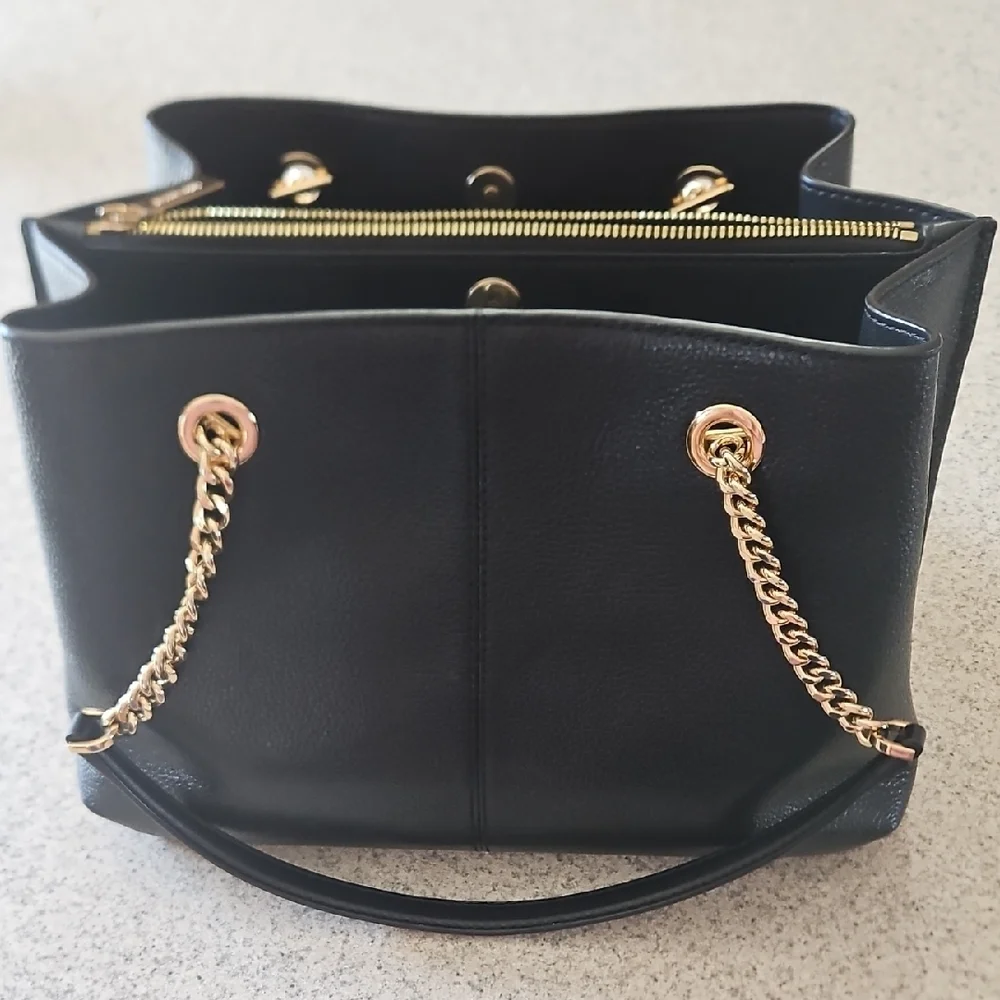 Michael Kors Black Shoulder Bag with Gold Accents - Picture 4 of 8